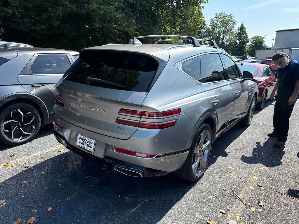 Used 2022 Silver Genesis 2.5T image 3
