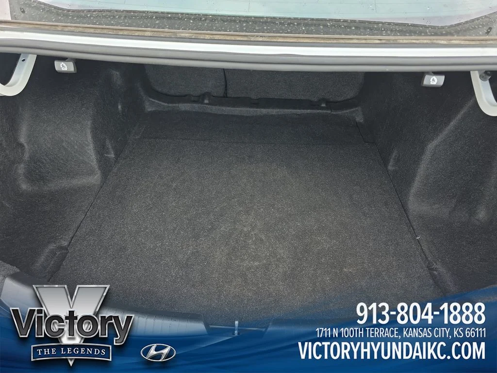 Used 2024 White Chevrolet LT image 23