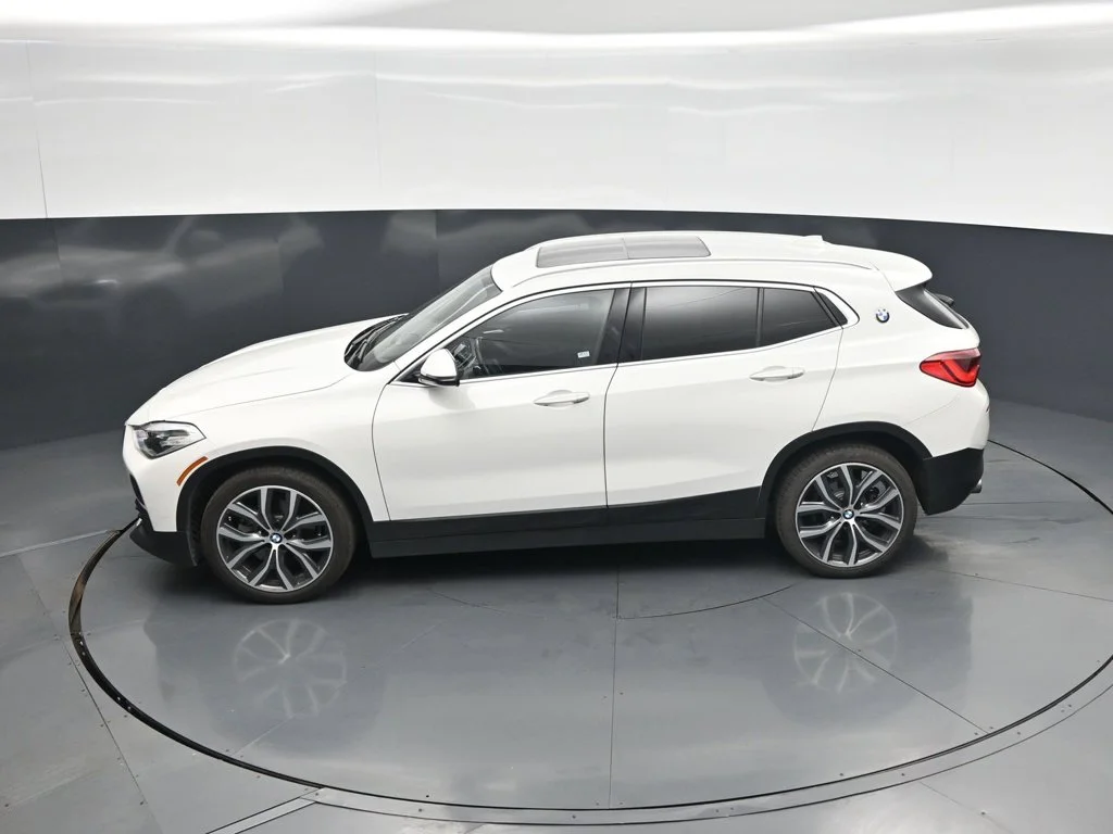 Used 2020 White BMW sDrive28i image 47