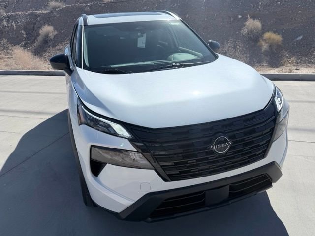 New 2026 Everest White Pearl TriCoat Nissan Dark Armor™ image 3