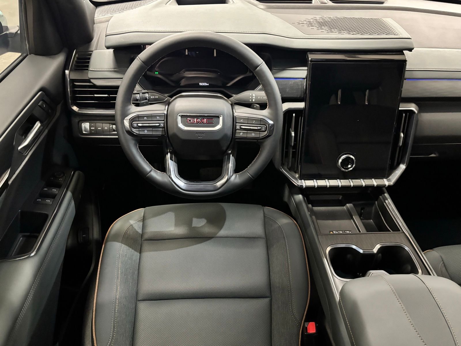Used 2025 White GMC AT4 image 12