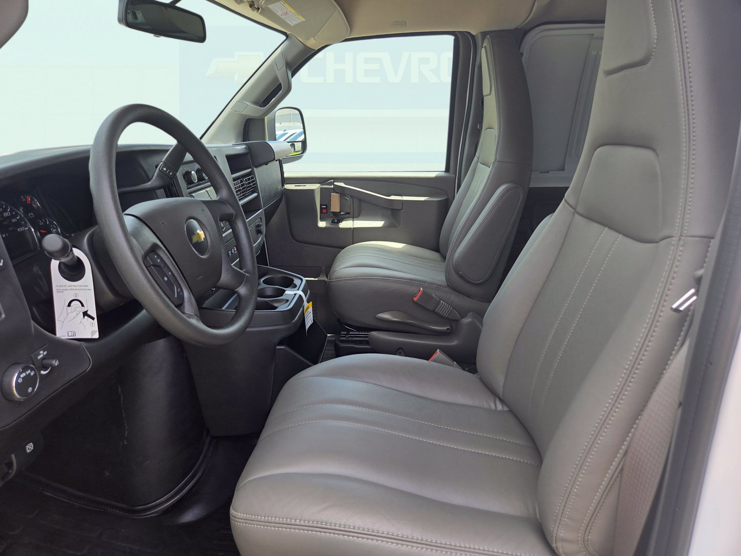 2025 Chevrolet Express Cargo Work Van - Photo 12