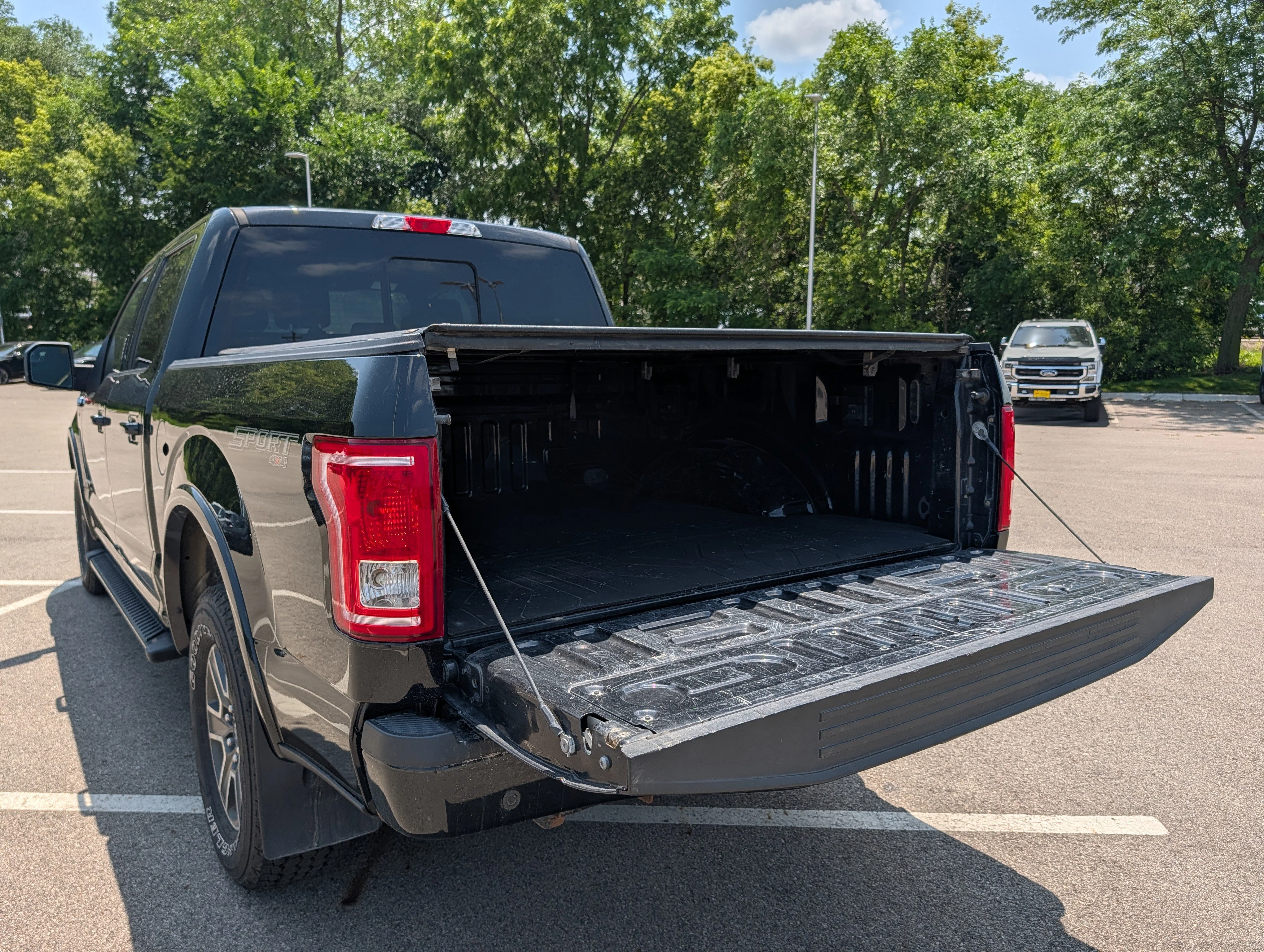 Used 2015 Tuxedo Black Metallic Ford XLT image 18