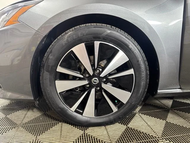 Used 2019 Gun Metallic Nissan 2.5 SL image 10