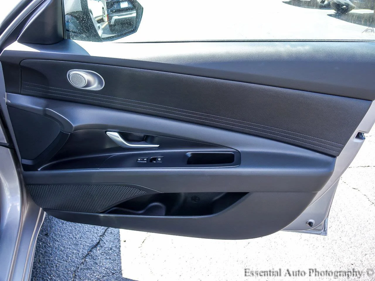 Used 2025 Fluid Metal Hyundai SE image 20