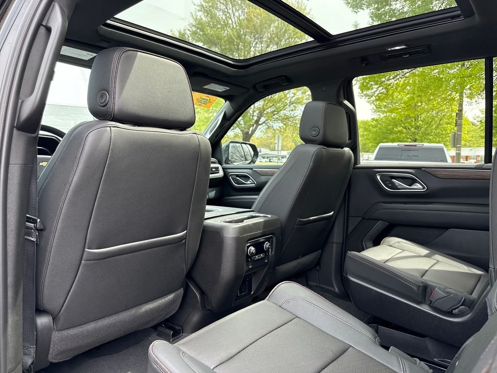 Used 2024 Black Chevrolet High Country image 21