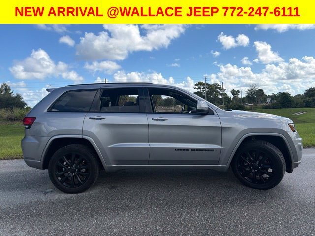 Used 2020 Silver Jeep Altitude image 5