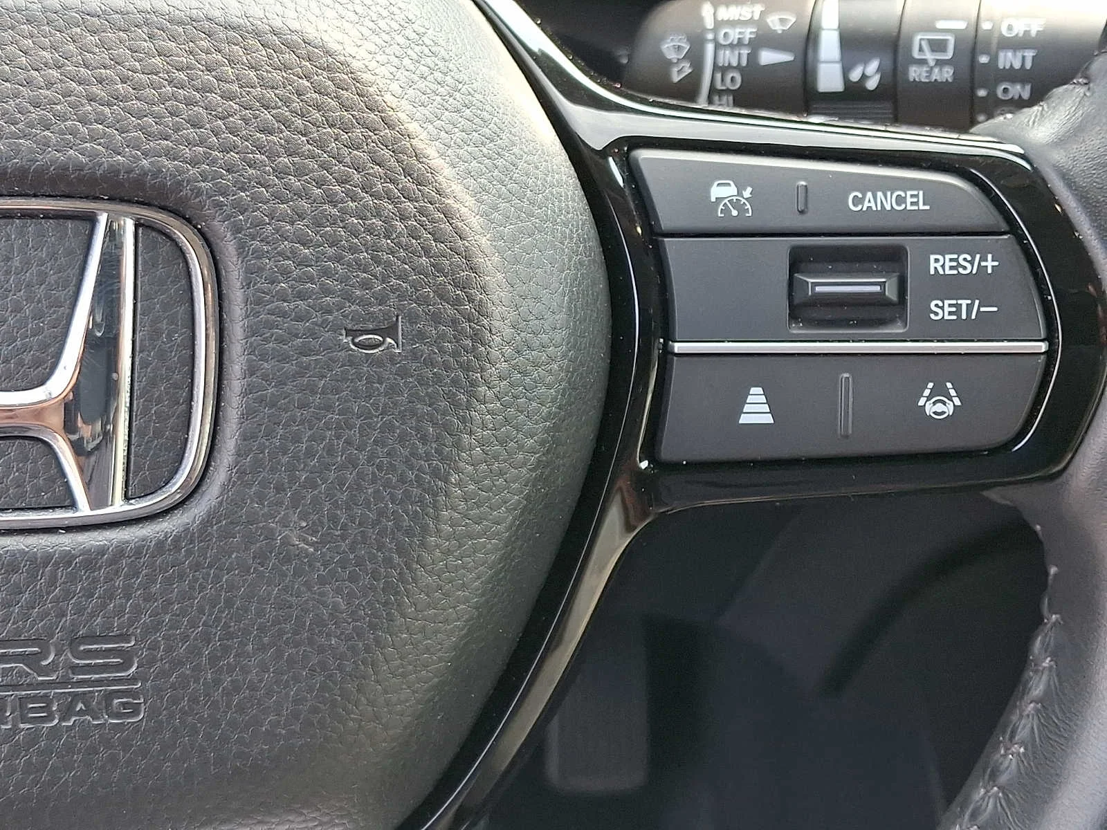 Used 2024 Platinum White Pearl Honda EX-L image 22