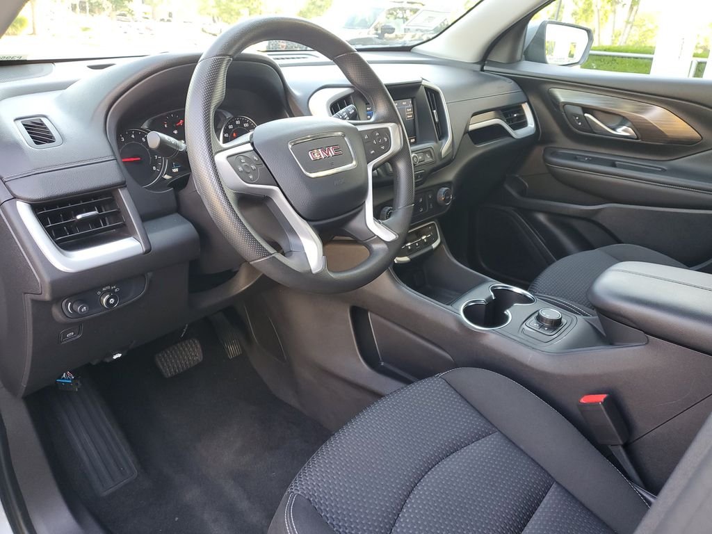 Used 2024 Silver GMC SLE image 19
