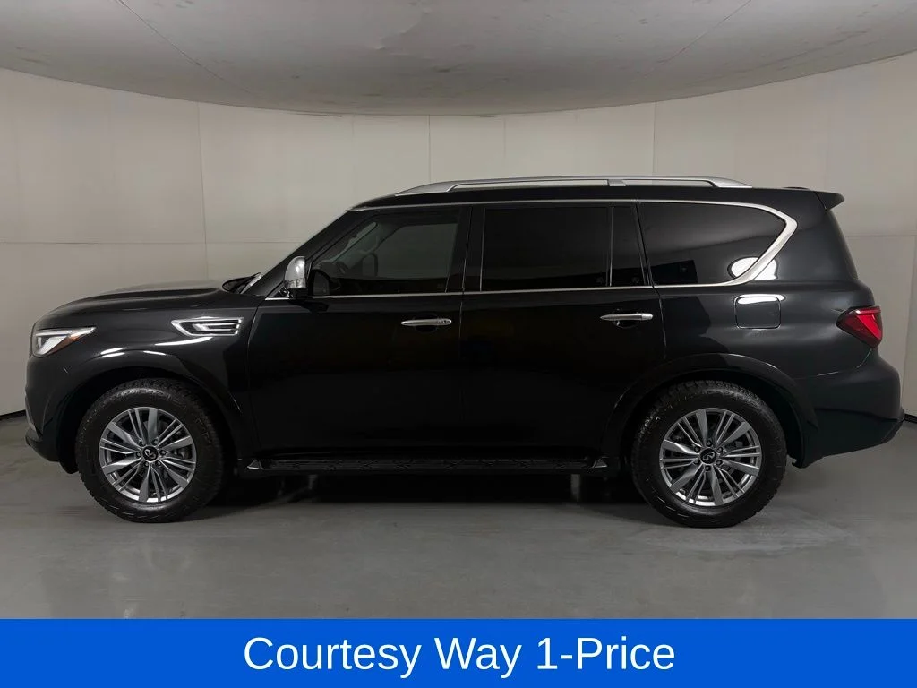 Used 2023 Black INFINITI LUXE image 6