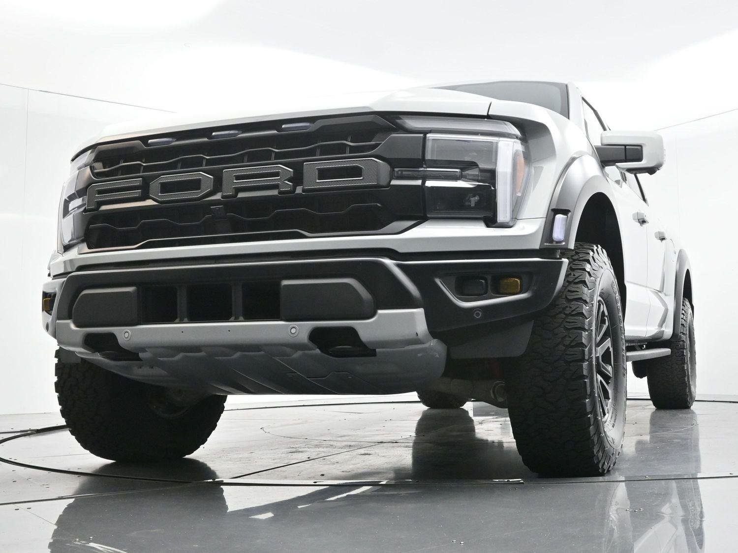 Used 2024 Avalanche Gray Ford Raptor image 52