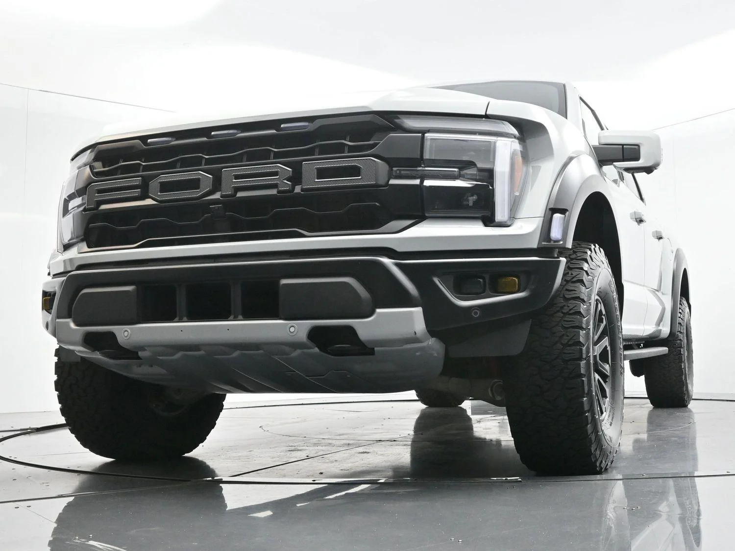 Used 2024 Avalanche Gray Ford Raptor image 52