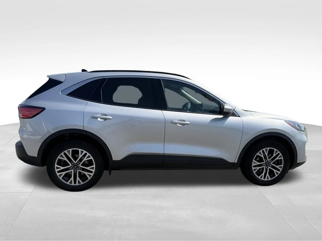 Used 2020 Silver Ford SEL image 28