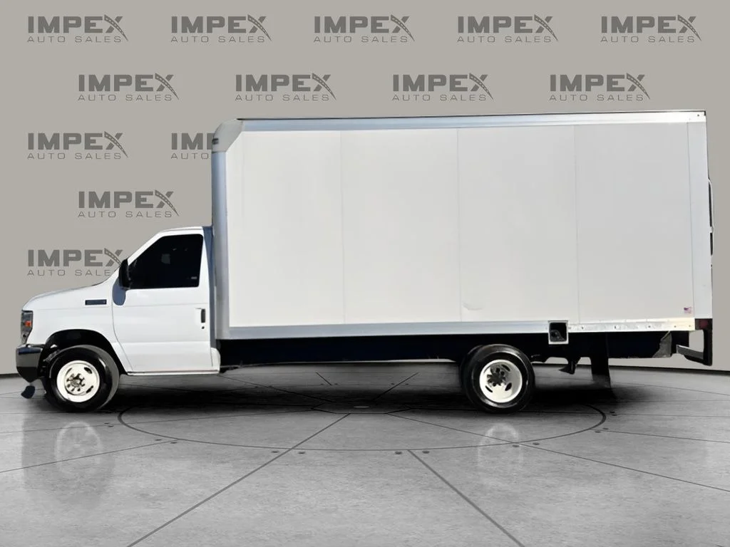 Used 2024 White Ford Base image 1