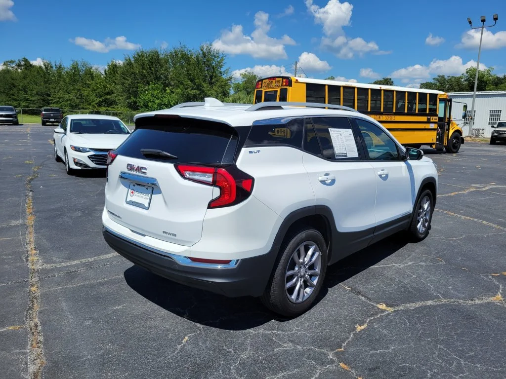 Used 2024 Summit White GMC SLT image 6
