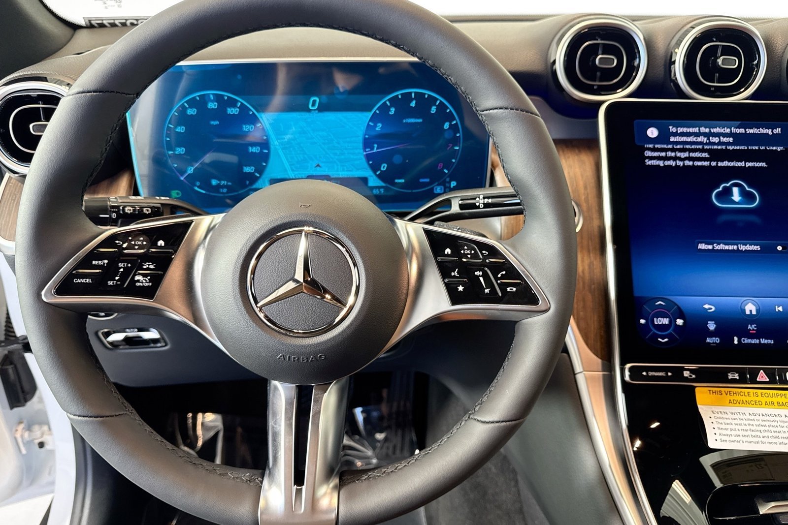 New 2026 Polar White Mercedes-Benz GLC 300 image 11