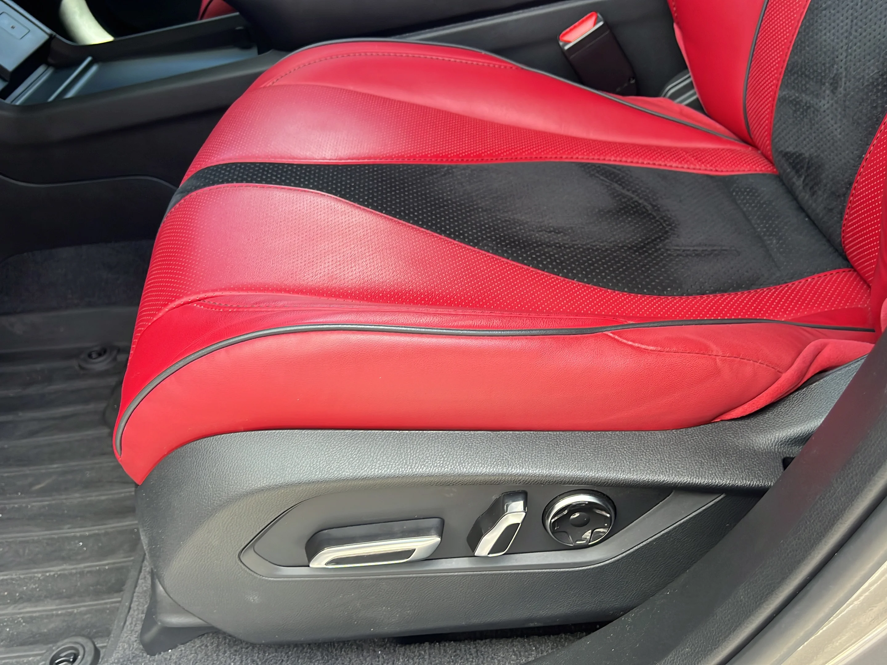 Used 2025 Liquid Carbon Metallic Acura w/A-Spec Package image 14