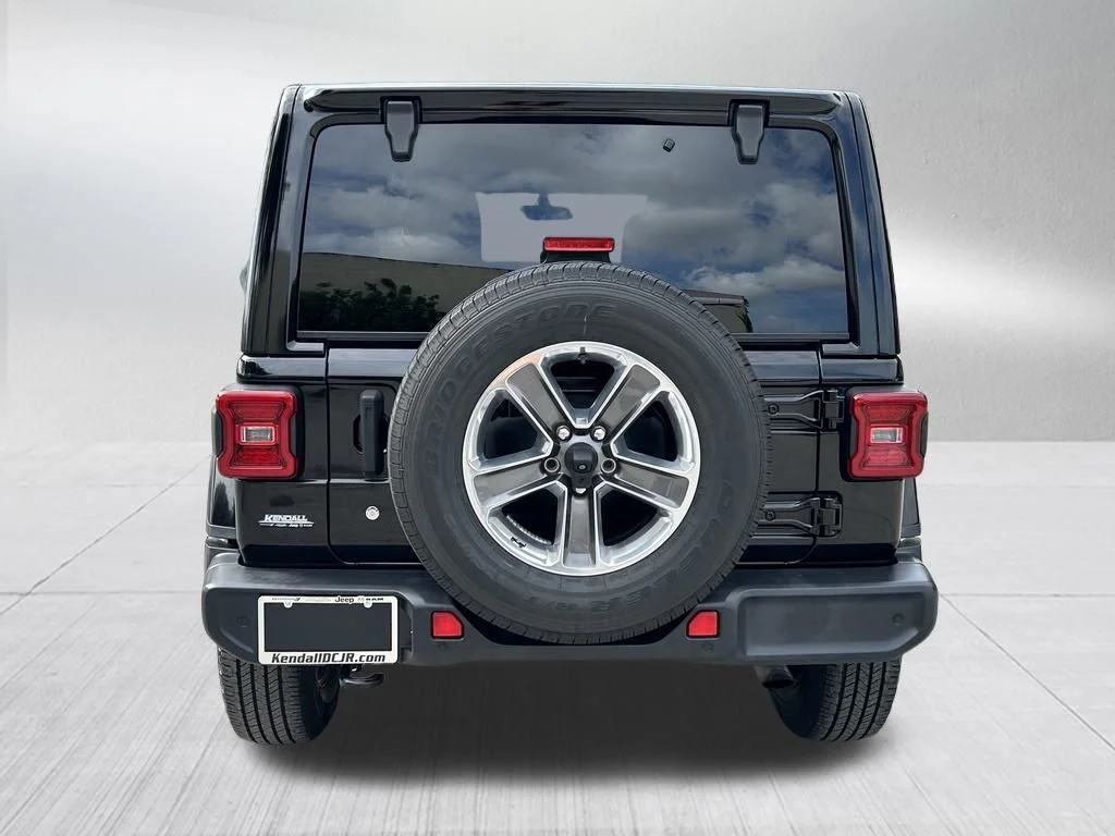 Certified Used 2018 Black Jeep Unlimited Sahara image 7