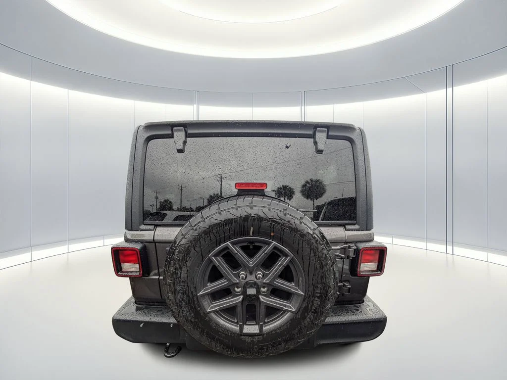 New 2026 Granite Crystal Metallic Clear-Coat Exterior Paint Jeep Sport S image 3