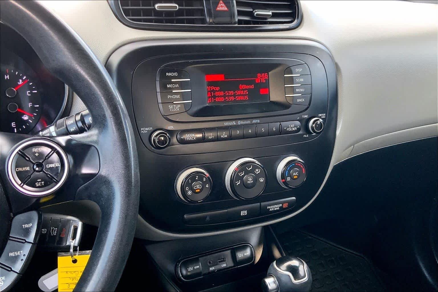 Used 2014 Titanium Gray Kia Base image 7