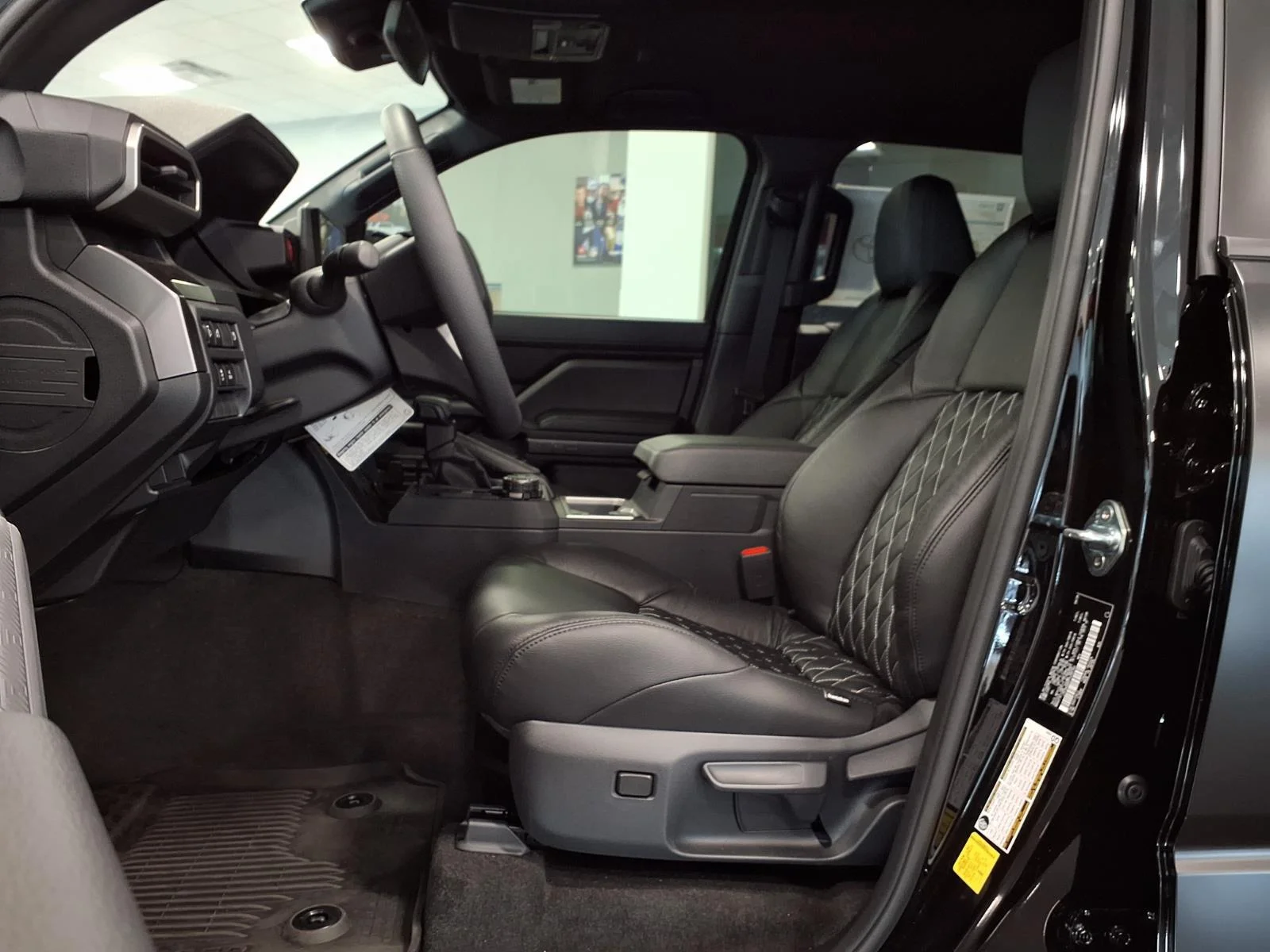 2026 Toyota 4Runner TRD Off-Road - Photo 3