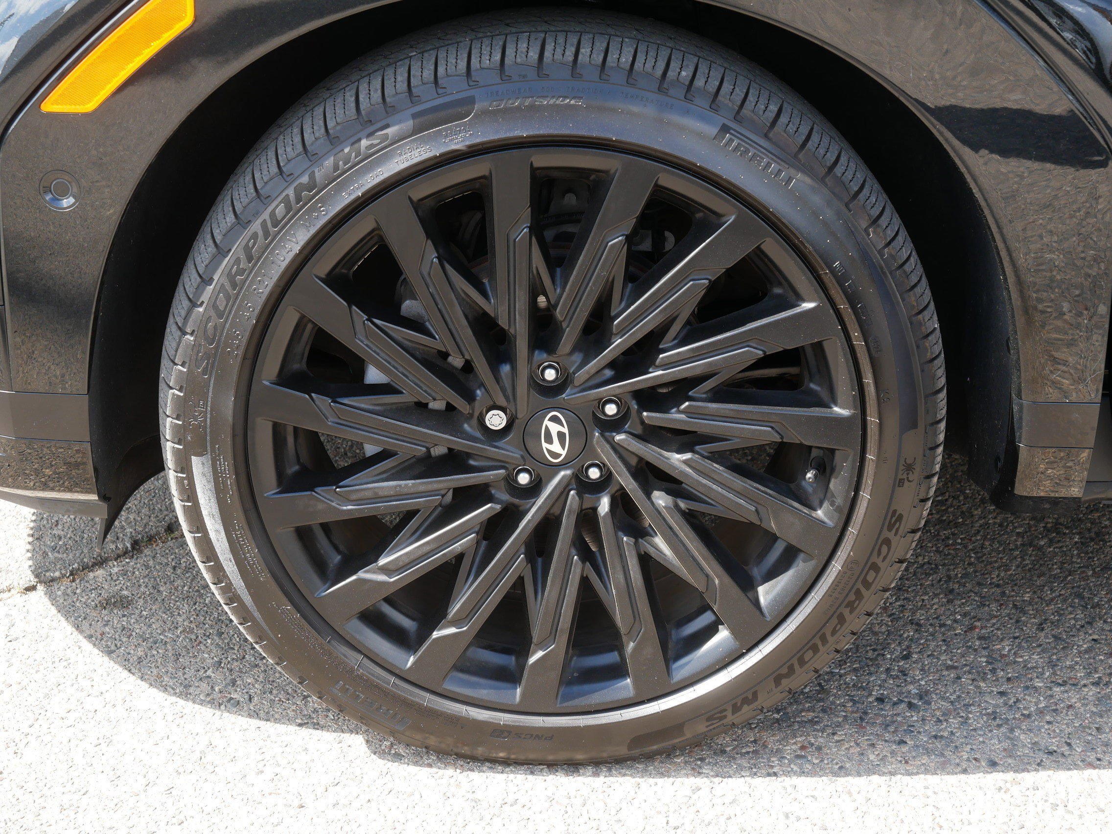 Used 2025 Phantom Black Hyundai Calligraphy image 15