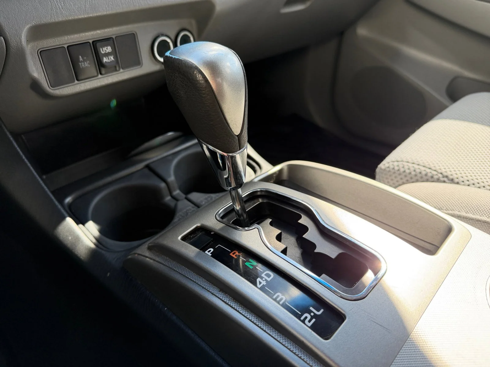 Used 2014 Super White Toyota Base image 36