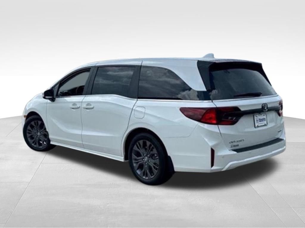 New 2026 Platinum White Pearl Honda Touring image 7