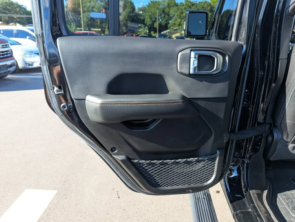 Used 2023 Black Jeep Overland image 27