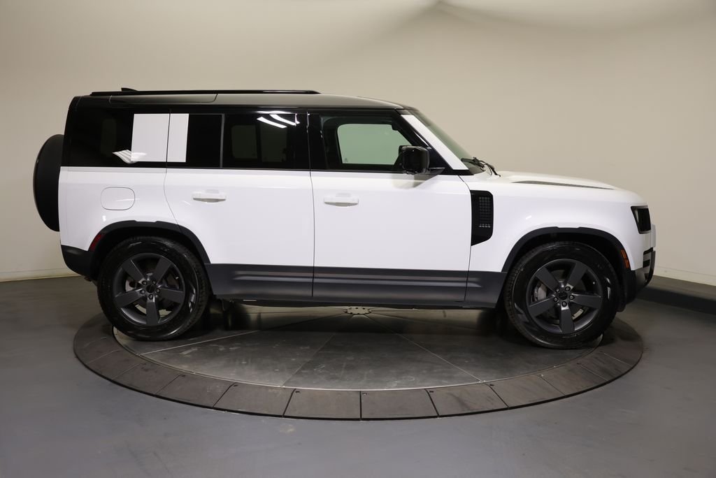 Used 2026 Fuji White Land Rover S image 6