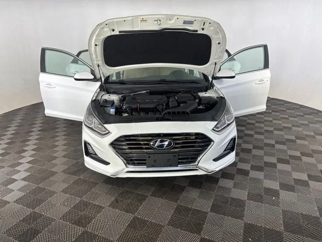 Used 2019 White Hyundai SE image 14