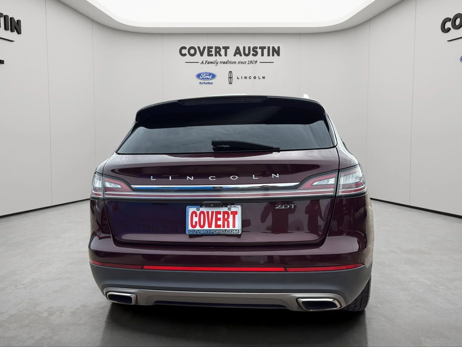 Used 2019 Red Lincoln Reserve image 4