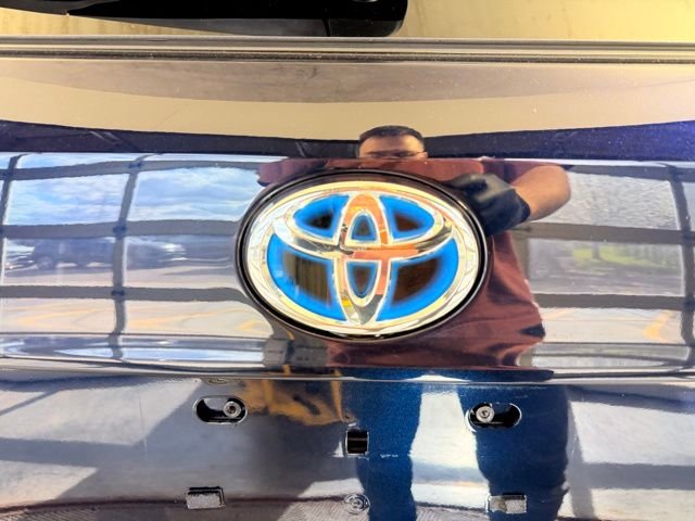 Used 2024  Toyota XLE image 12
