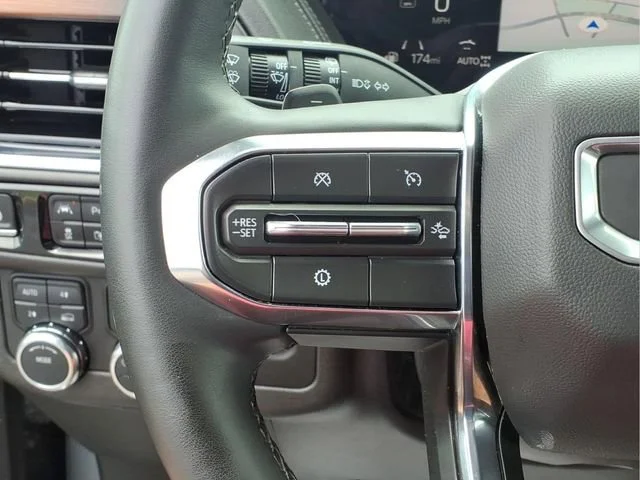 Used 2025 Sterling Metallic GMC Denali image 12