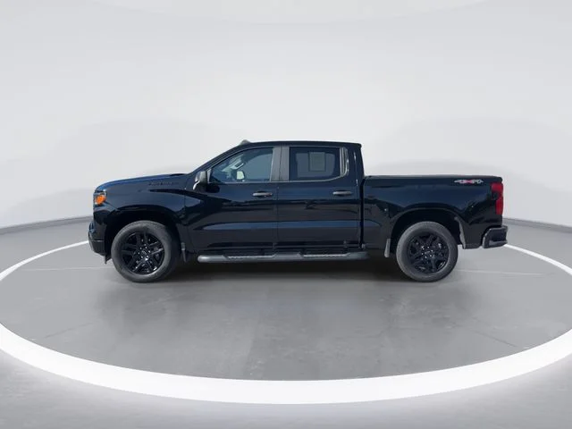 Used 2023 Black Chevrolet Custom image 4