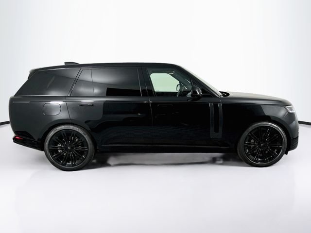 New 2027 Black Land Rover SE image 4
