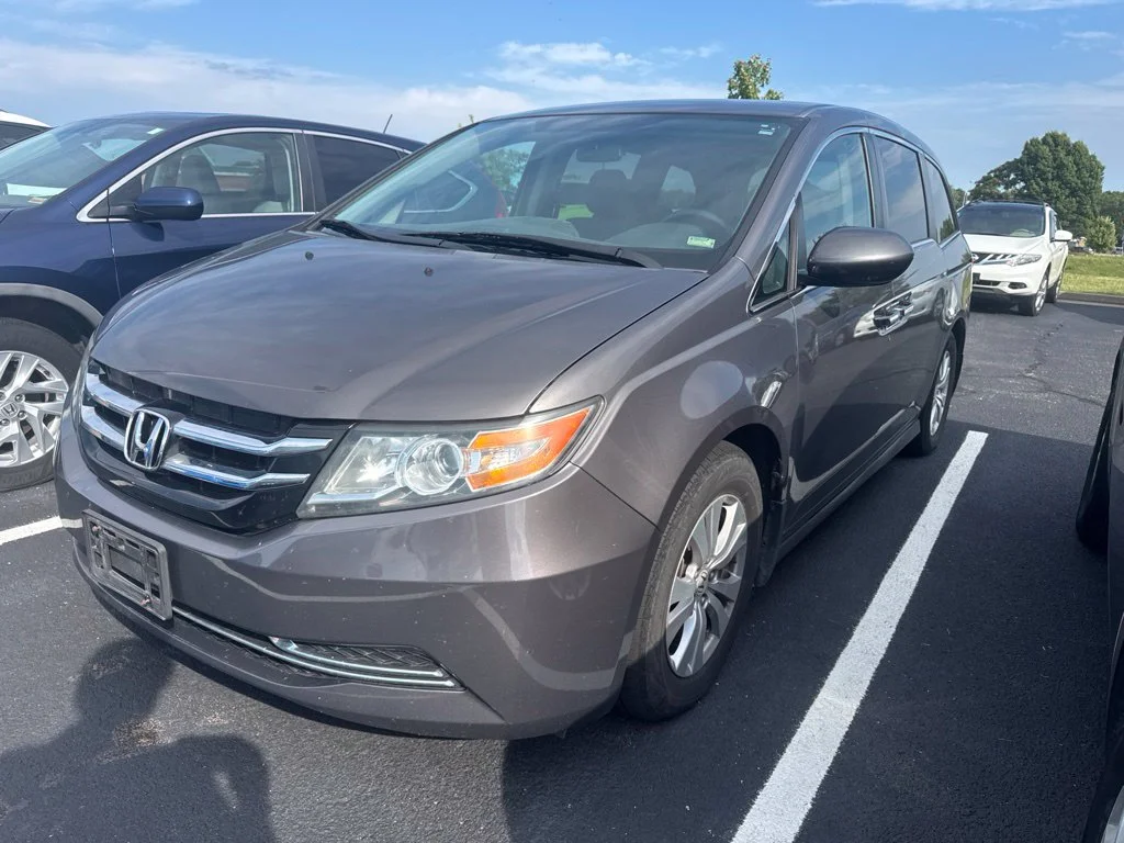 Used 2016  Honda SE image 3