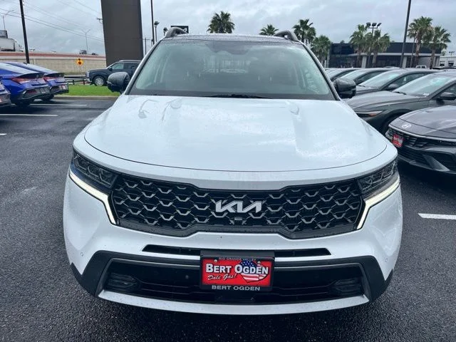 Used 2023 White Kia X-Line SX Prestige image 2