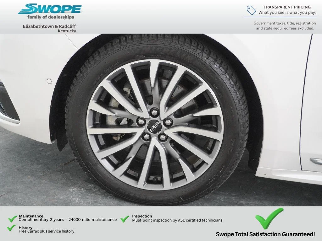 Used 2017 White Platinum Tri-Coat Lincoln Select image 28