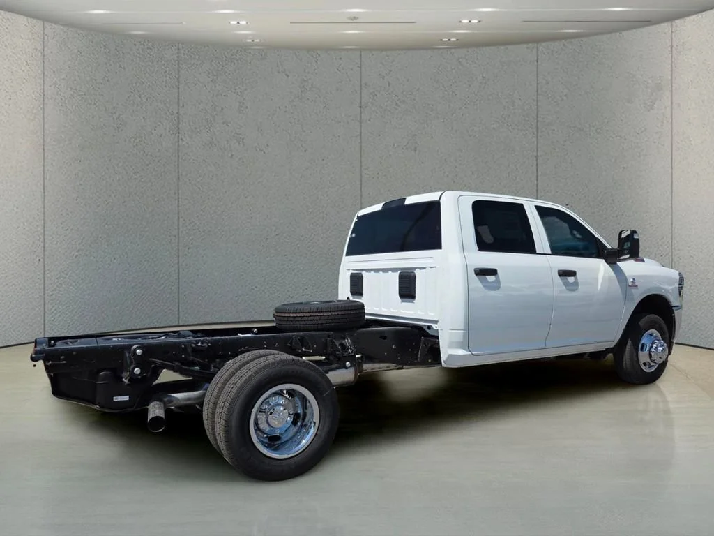 New 2026 Bright White Clear-Coat Exterior Paint RAM Tradesman image 4