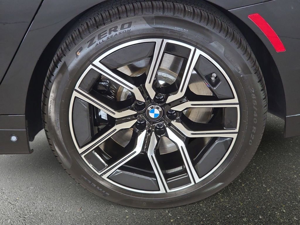 New 2026 Black Sapphire Metallic BMW 760i xDrive image 17