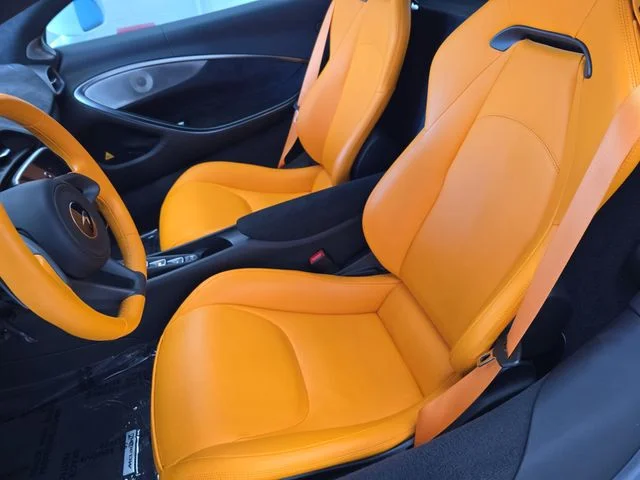Used 2023  McLaren TechLux image 10