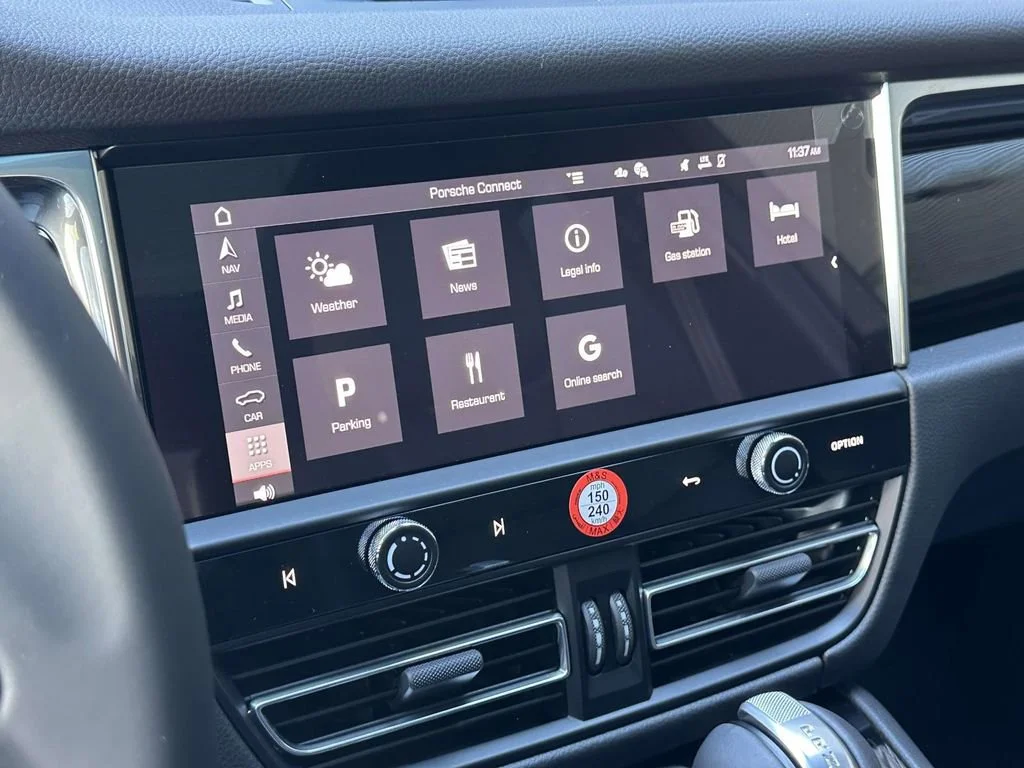 2026 Porsche Macan - Photo 26