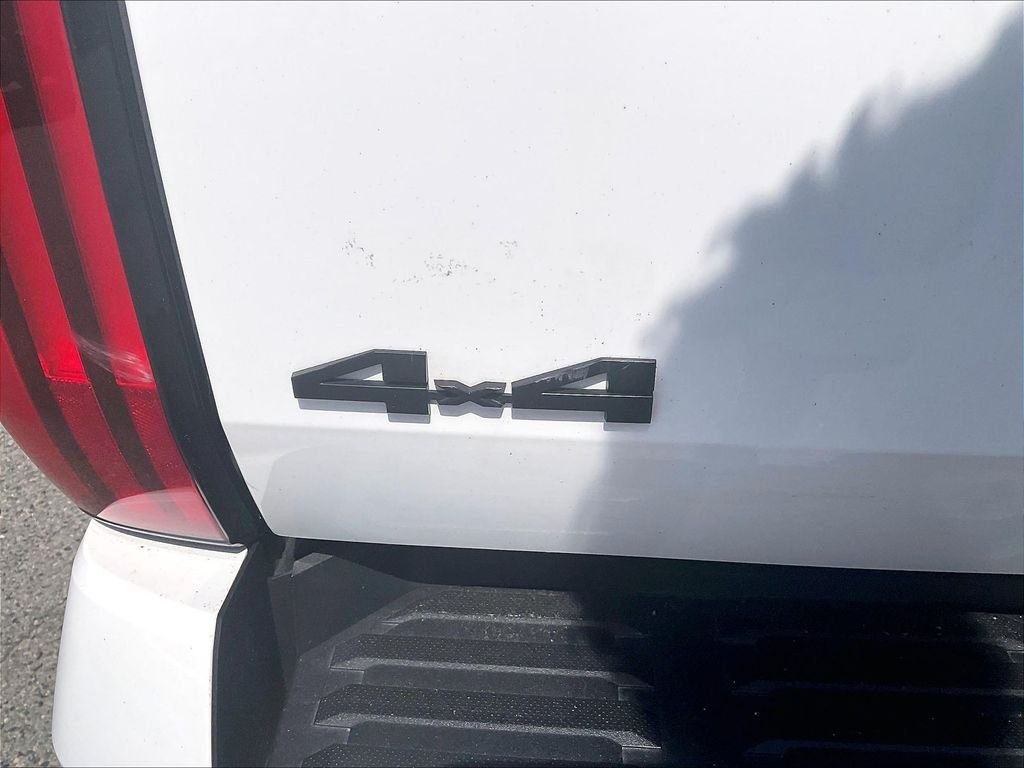 Used 2024 White Toyota SR5 image 27