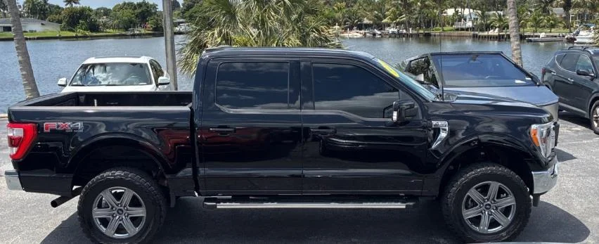 Used 2022 Black Ford Lariat image 2