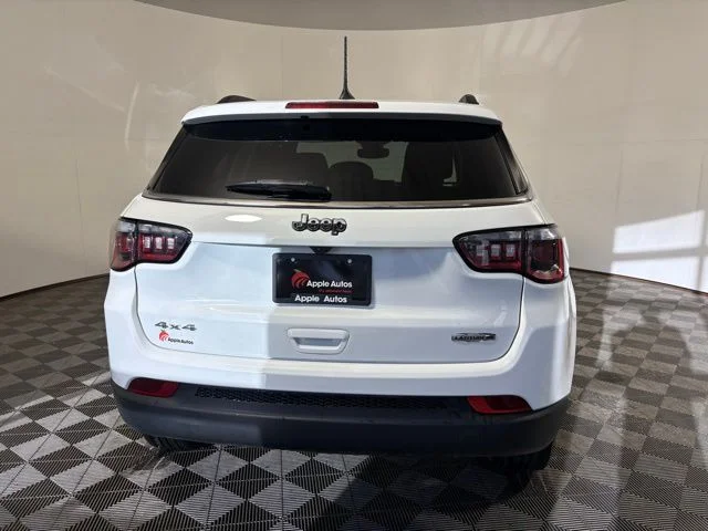 Certified Used 2022 White Jeep Latitude Lux image 7