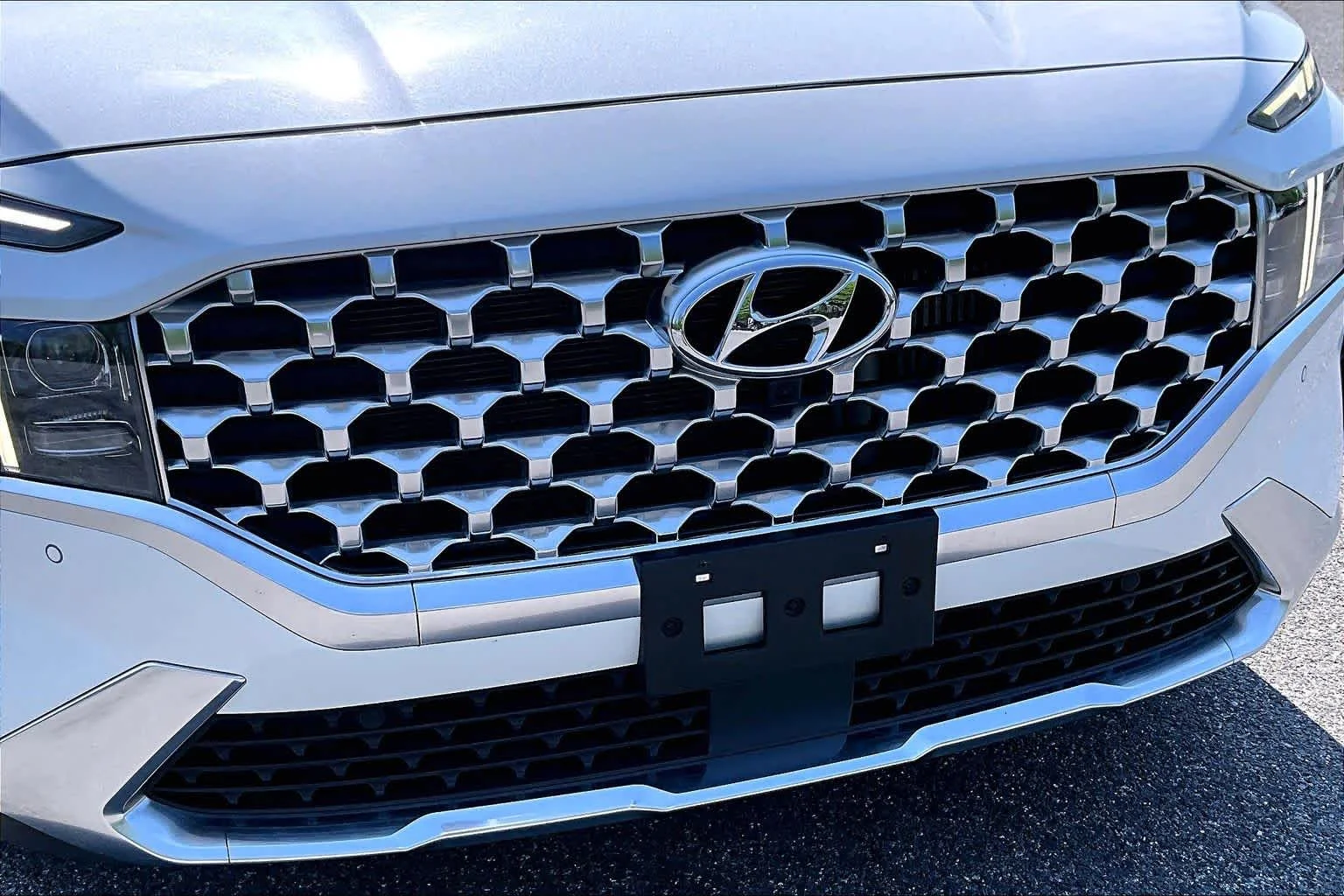 Used 2022 Quartz White Hyundai Limited image 30