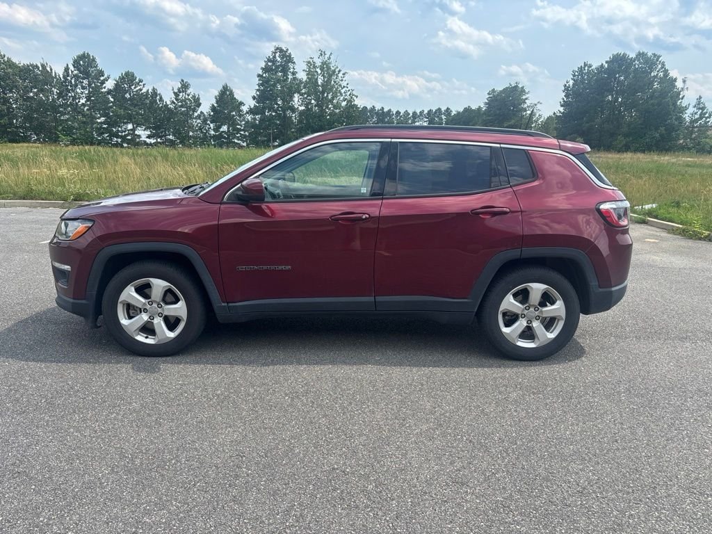 Used 2021 Red Jeep Latitude image 4