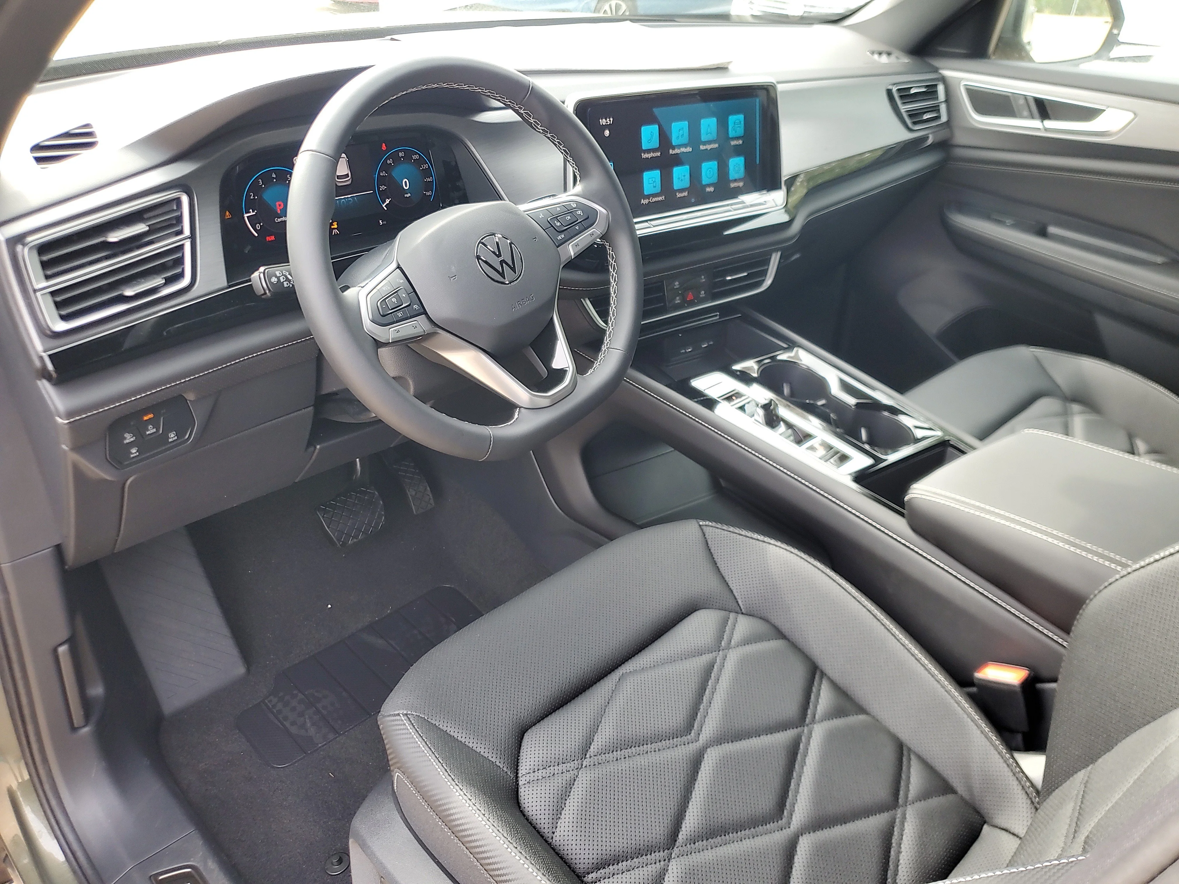 New 2026 Green Volkswagen 2.0T SE w/Technology image 16