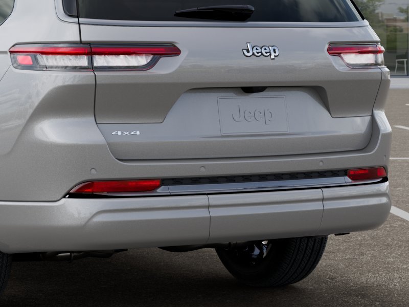 New 2026 Silver Zynith Exterior Paint Jeep Limited image 39